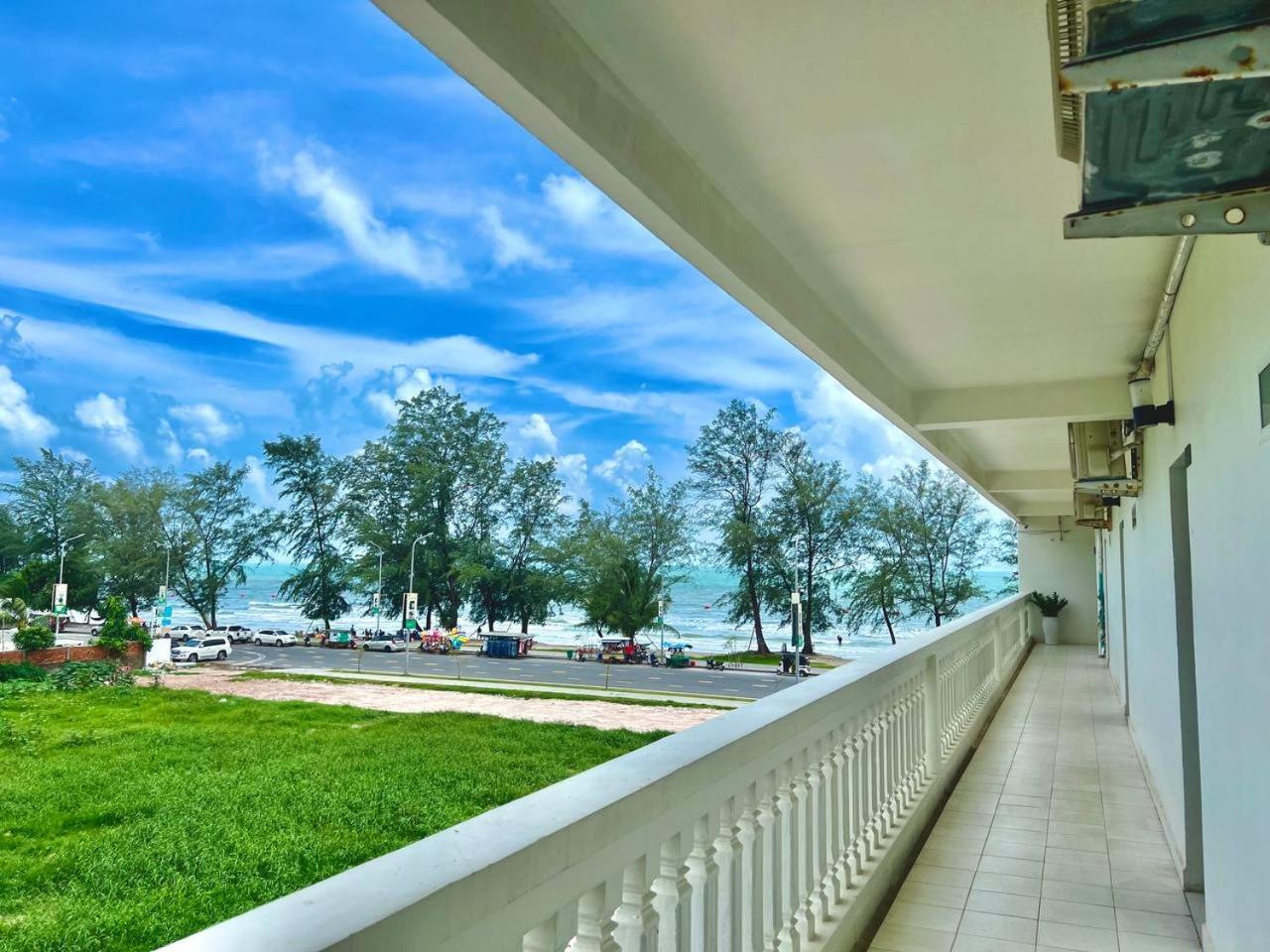 Mary Beach Hotel & Resort Sihanoukville Exteriör bild